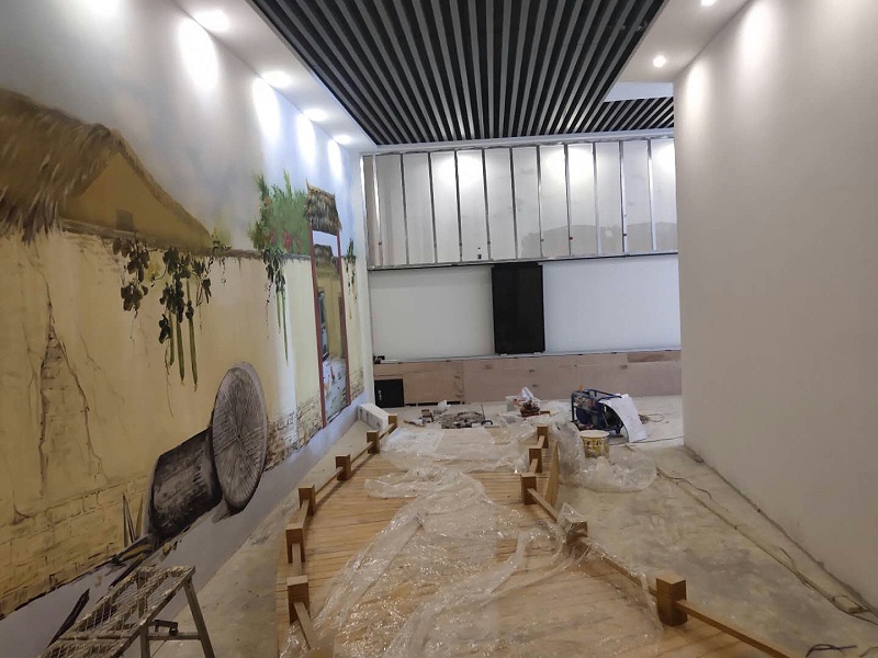 中億?；踊壠林ι綎|菏澤黨建館打造智能滑軌系統